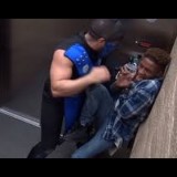 Lo scherzo di Mortal Kombat in ascensore
